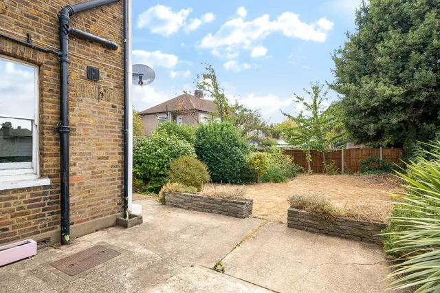 Bell Road, Enfield, EN1, photo 2