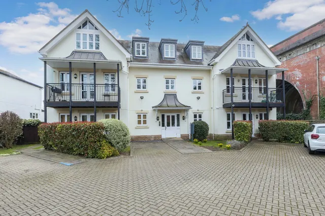 Riverside, Maidenhead, Berkshire, photo 1