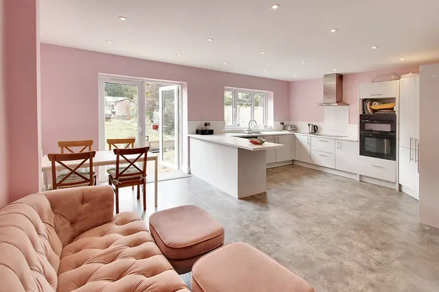 Photo 2 — Shirley Avenue, Croydon, Croydon, CR0 8SJ