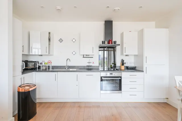 Photo 2 — Flat 703, Blashill Court, 7 Pomfret Place, London