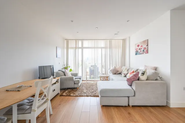 Flat 703, Blashill Court, 7 Pomfret Place, London, photo 1