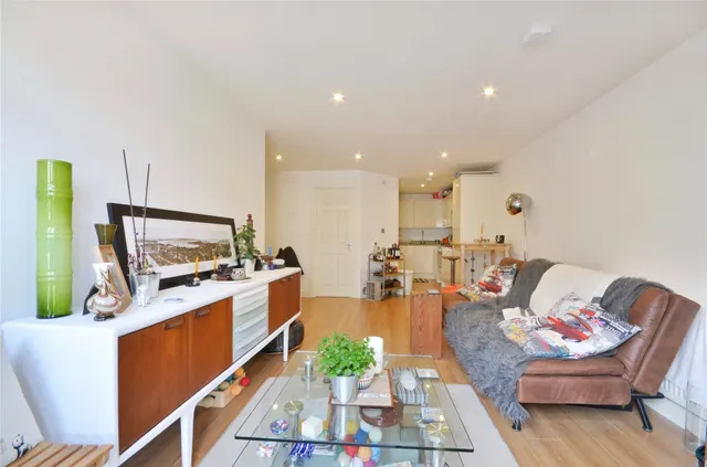 Buckhurst Street, Bethnal Green, E1, photo 1
