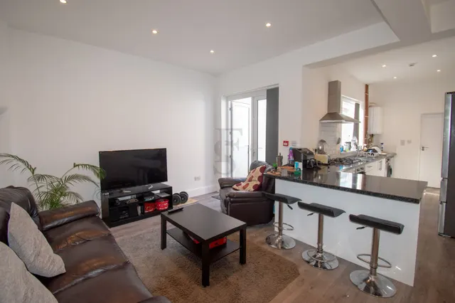 New Park Road, Leicester, LE2, photo 2