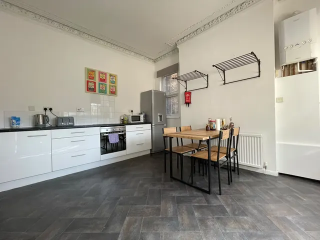 Clapham Road, MK41, photo 2