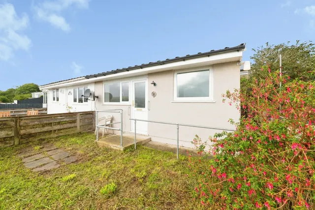 Seaview Crescent, Goodwick, SA64, photo 1