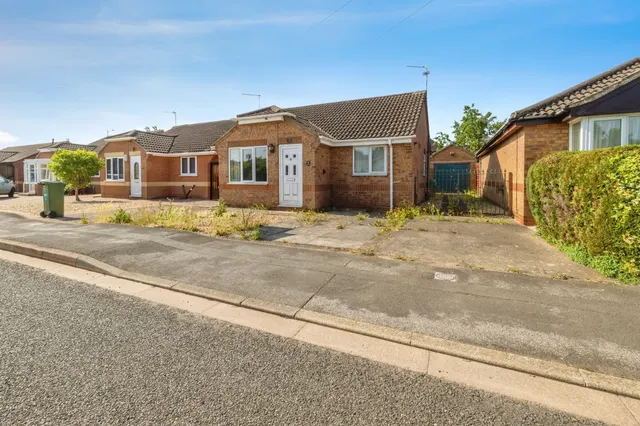Aldergrove Crescent, Lincoln, photo 1