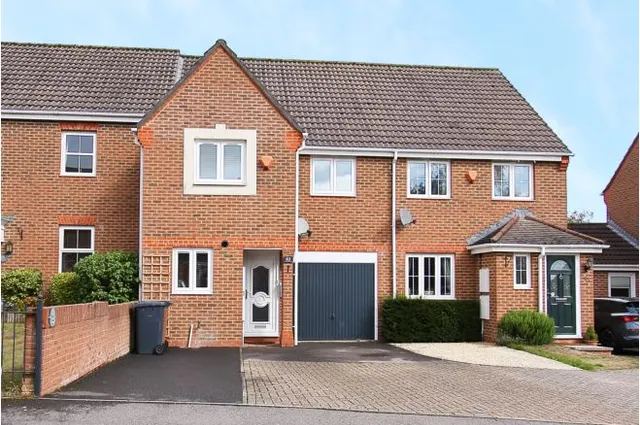 Jutland Crescent, Andover, SP10, photo 1