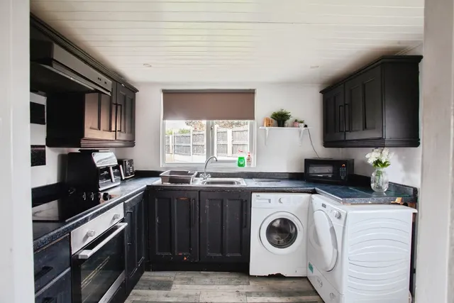 Photo 3 — Willow Road, Doncaster, South Yorkshire, DN6