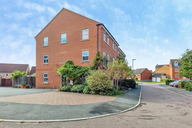 Mendip Way, Corby, photo 1