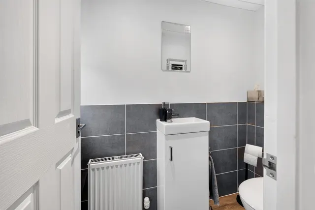 Fairhaven Square, Kilwinning, KA13, photo 3