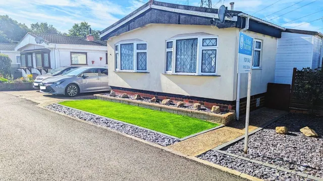 Wey Meadows, Weybridge, KT13, photo 1
