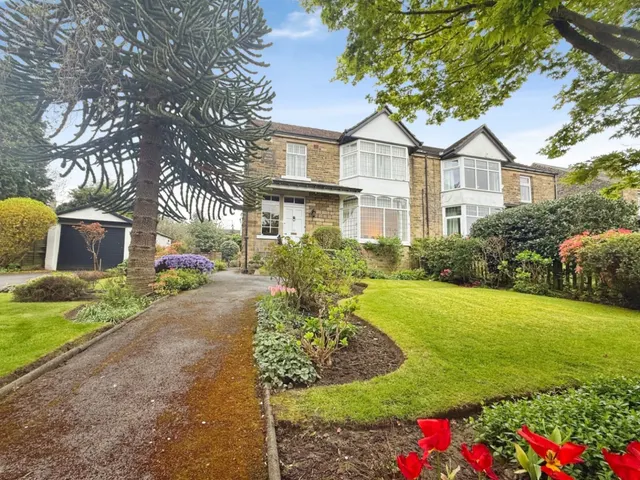 Kendall Avenue, Nab Wood, photo 1
