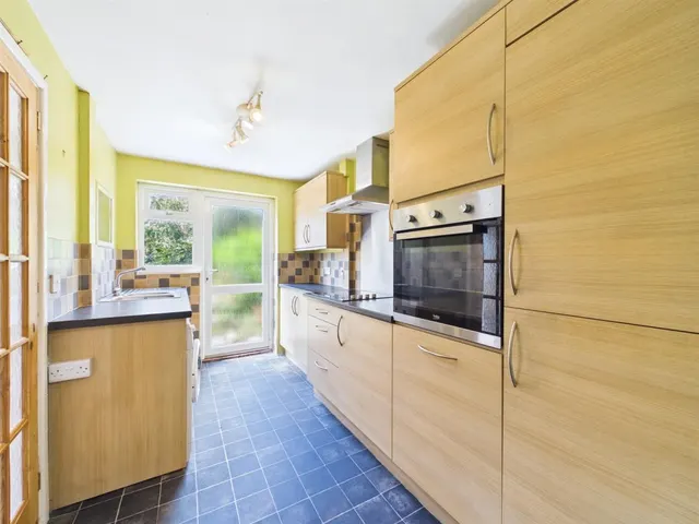 Photo 3 — 101, Bradley Avenue, Winterbourne, Bristol, BS36 1HN
