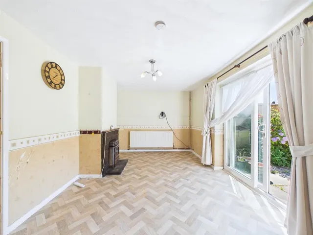 Photo 2 — 101, Bradley Avenue, Winterbourne, Bristol, BS36 1HN