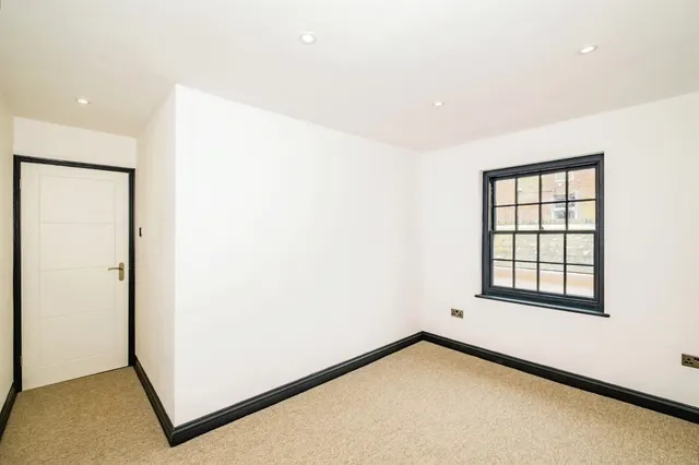 Field Row, Worthing, BN11, photo 3