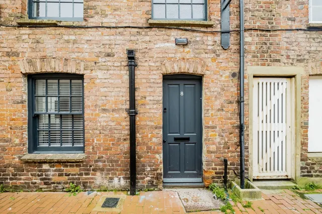 Field Row, Worthing, BN11, photo 1