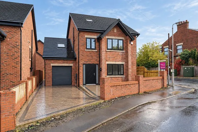 Chapel Lane, Coppull, PR7, photo 1