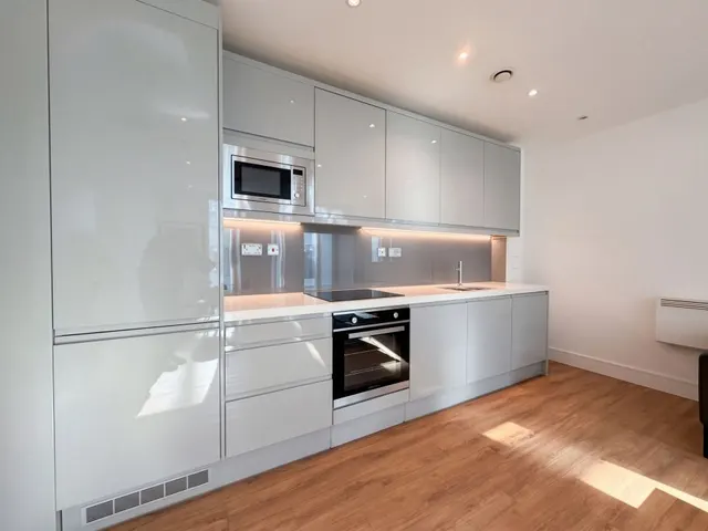 West Gate, London, W5, photo 1