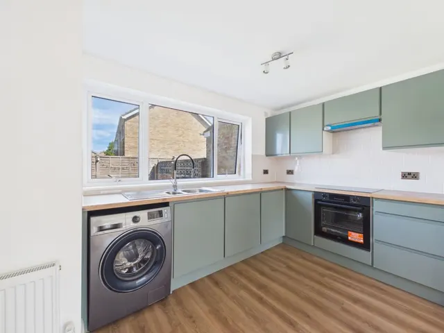 Brompton Road, Weston-Super-Mare, BS24, photo 3