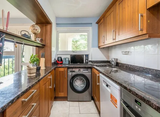 Photo 3 — Ellesmere Road, East Twickenham, TW1