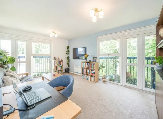 Photo 2 — Ellesmere Road, East Twickenham, TW1