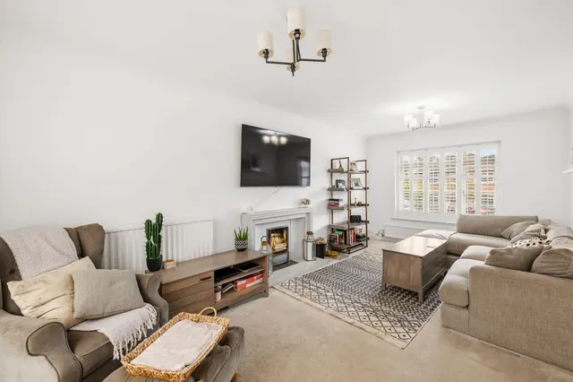 Photo 3 — Sheridan Place, East Grinstead, East Grinstead, RH19 1SU