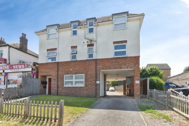 Watling Street, Dartford, DA2, photo 1