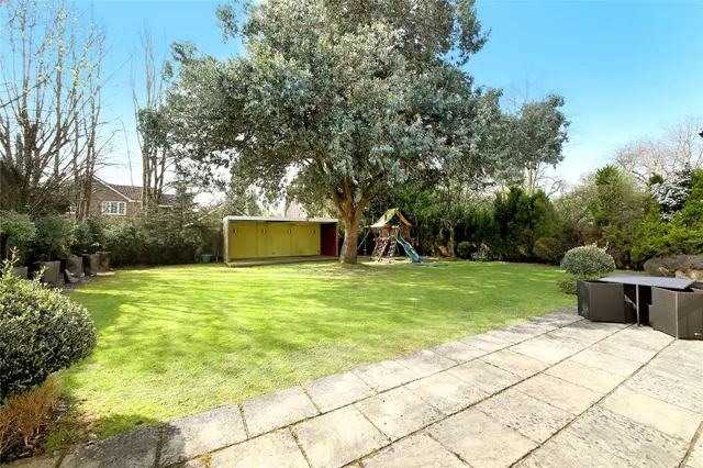 Wood End Close, Farnham Common, SL2, photo 2