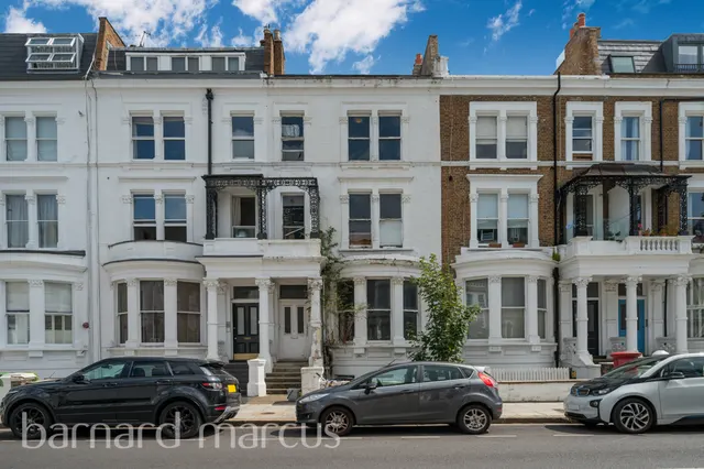 Sinclair Road, London, photo 1
