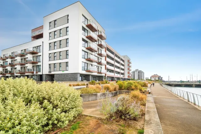 Trinity Street, Plymouth, PL1, photo 1