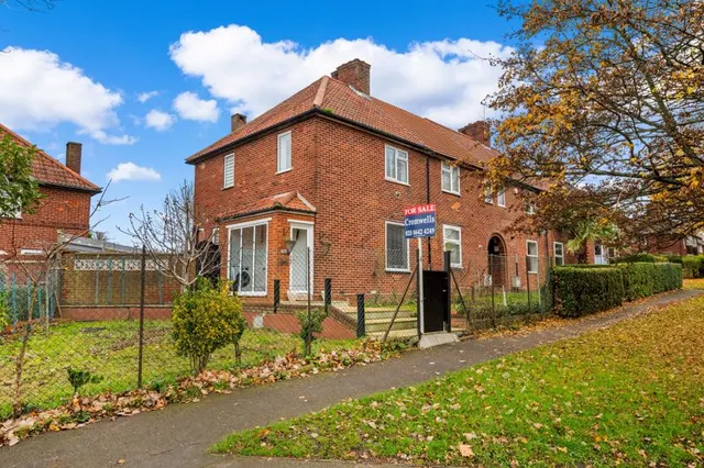 Reigate Avenue, Sutton SM1 3JL, photo 1