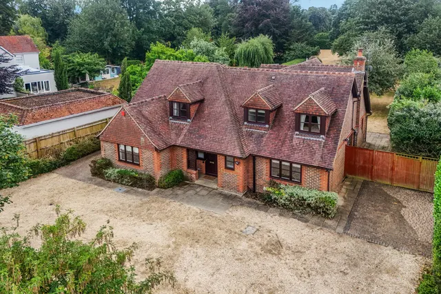 4 bedroom house, Milley Road, Waltham St. Lawrence, RG10