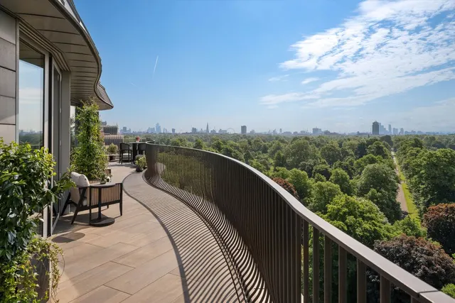 Bayswater Road, Hyde Park, W2, photo 2