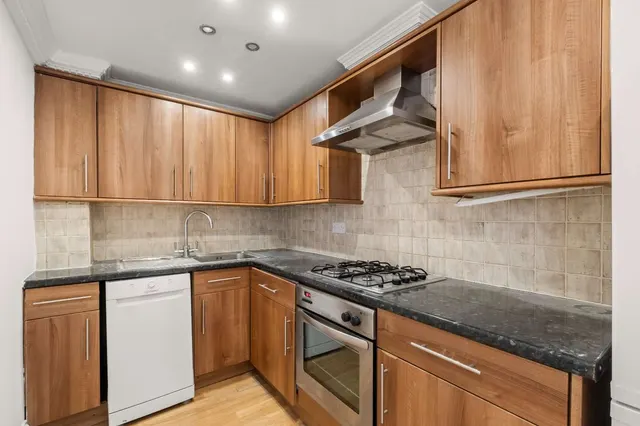 Photo 2 — Barnard Mews, London, SW11 1QU