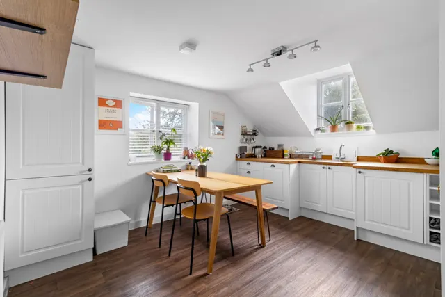 Church Road, Wanborough, SN4, photo 3
