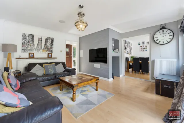 Ambleside Way, Egham, TW20, photo 2