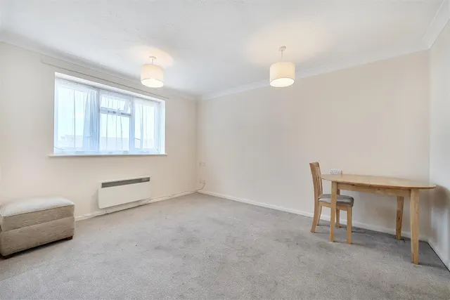 Furzehill Road, Borehamwood, WD6, photo 3