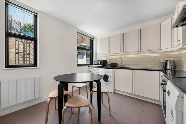 Heath Street, Hampstead Village, NW3, photo 2