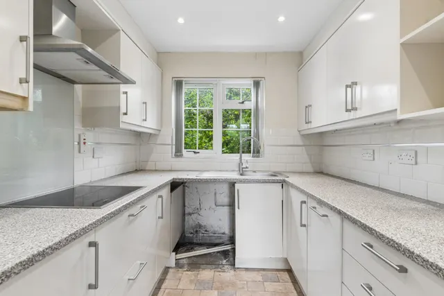 Photo 3 — Yarmouth Road, Stevenage, SG1 2LN