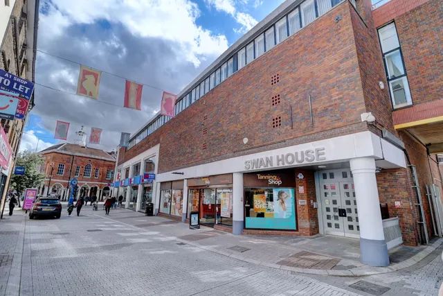 White Hart Street, High Wycombe, HP11, photo 1