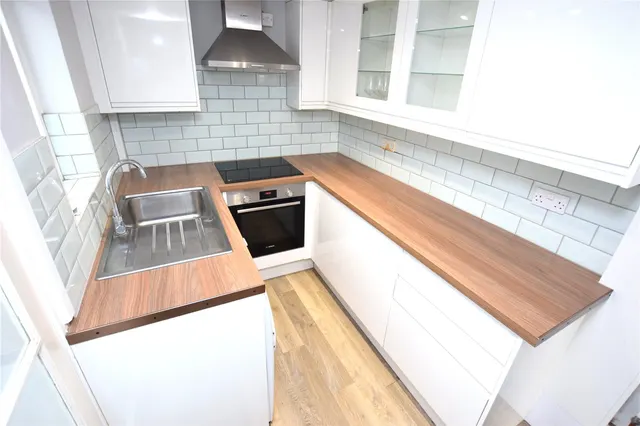 Photo 2 — Somerset Road, Farnborough, Hampshire, GU14 6DP
