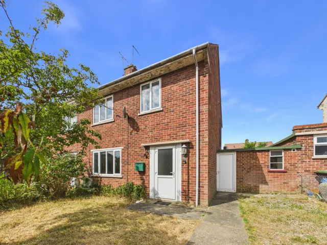 Briarwood Road, Lowestoft, photo 2