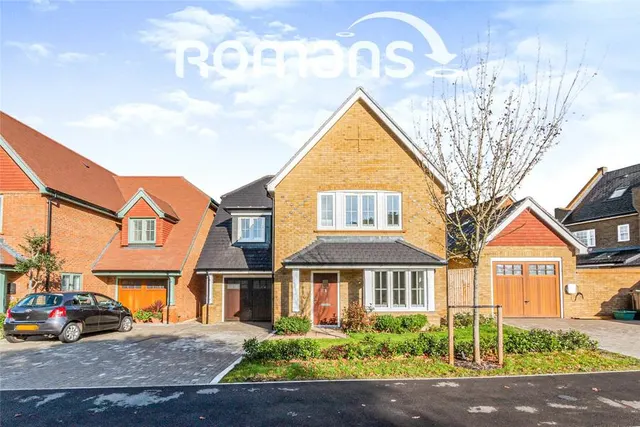 Featherfall Road, Crookham Village, GU51, photo 1