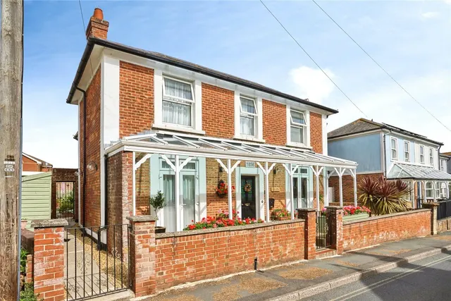 Station Avenue, Sandown, PO36, photo 1