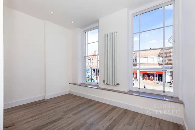 High Street, Uxbridge Fees Apply, UB8, photo 3