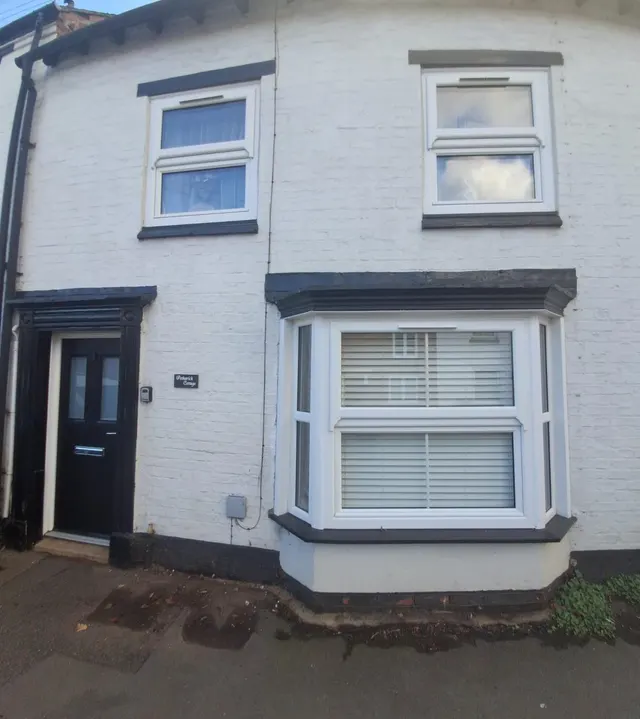 Watling Street West, Towcester, NN12, photo 1