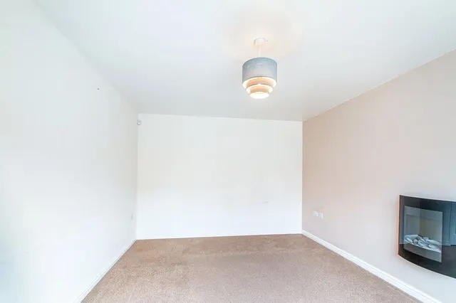 Photo 3 — Seven Hill Way, Morley, West Yorkshire, LS27