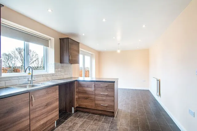 Photo 2 — Seven Hill Way, Morley, West Yorkshire, LS27