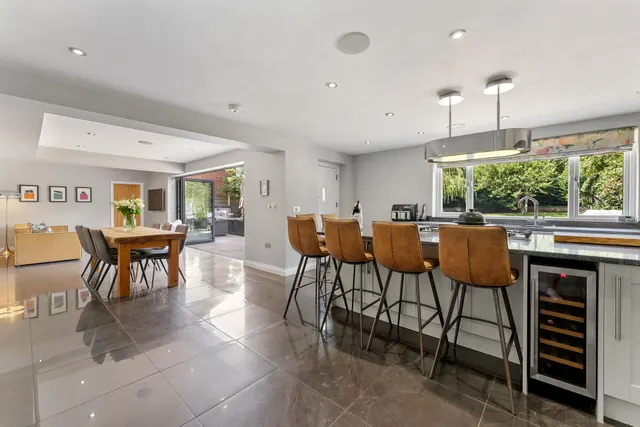 Lakeside Road, Lymm, photo 2