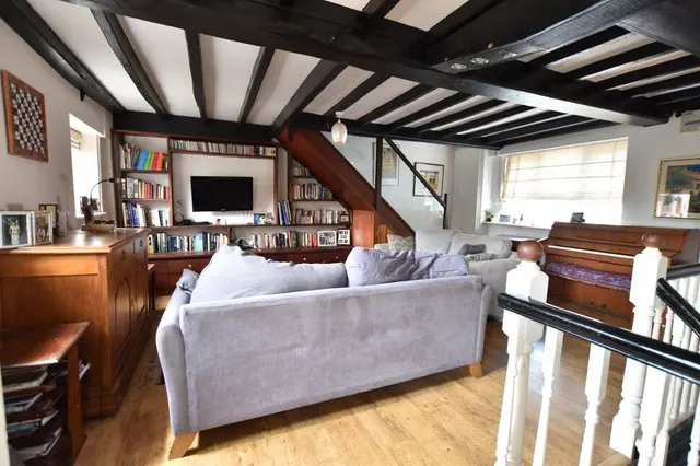 Coopers Lane, Evesham, WR11, photo 2